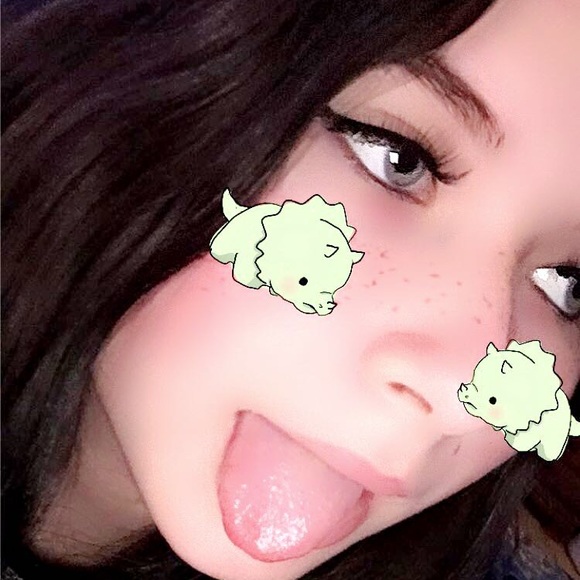 Meet your Posher, Kloie - Picture 1 of 1